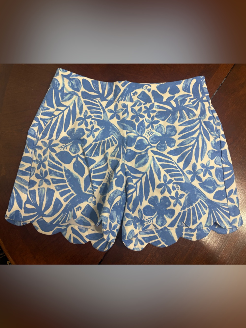 crown & ivy Blue and White Floral Scallop-Edge Cotton Shorts